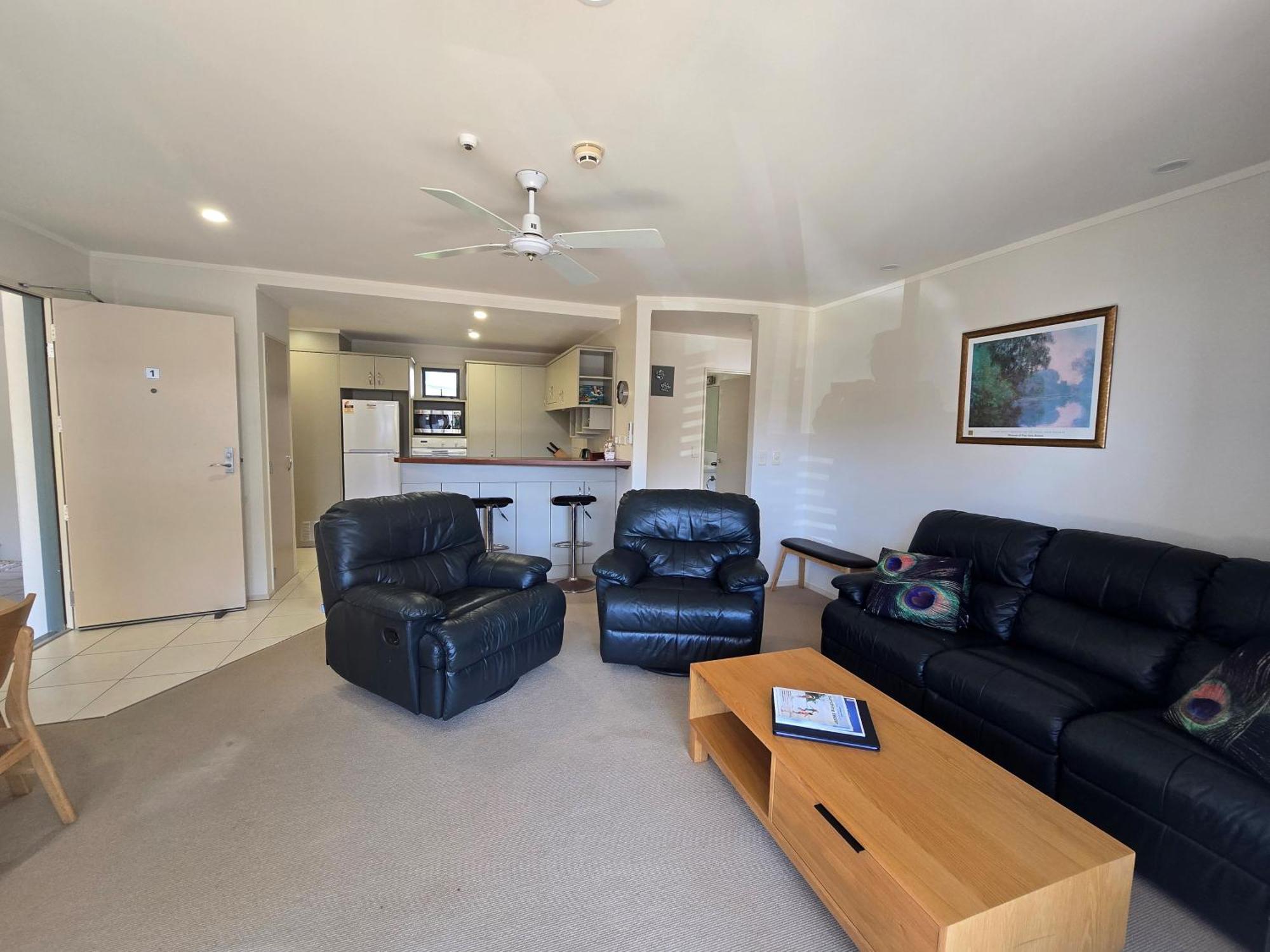 Beachpoint Apartments Ohope Buitenkant foto