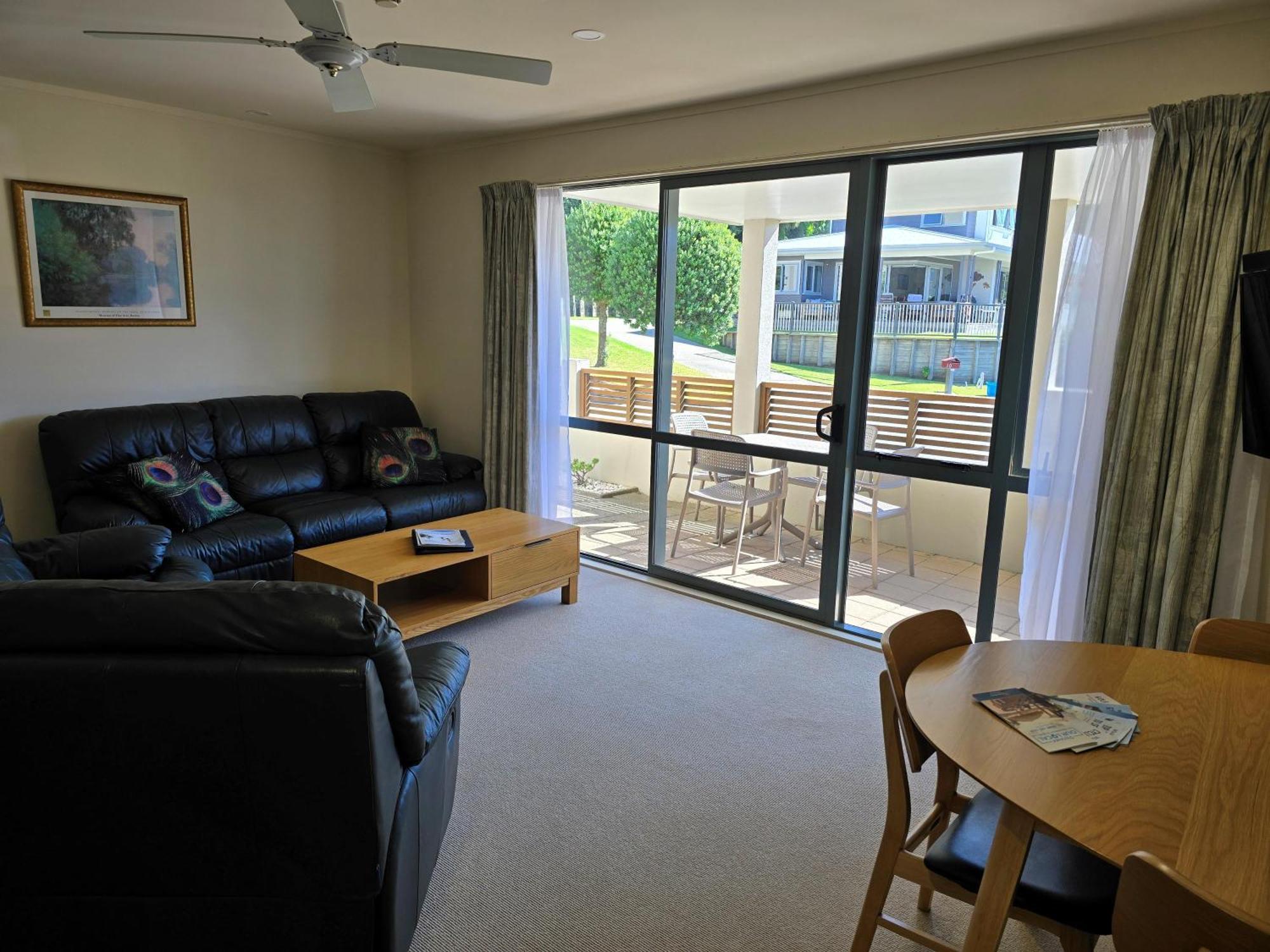 Beachpoint Apartments Ohope Buitenkant foto