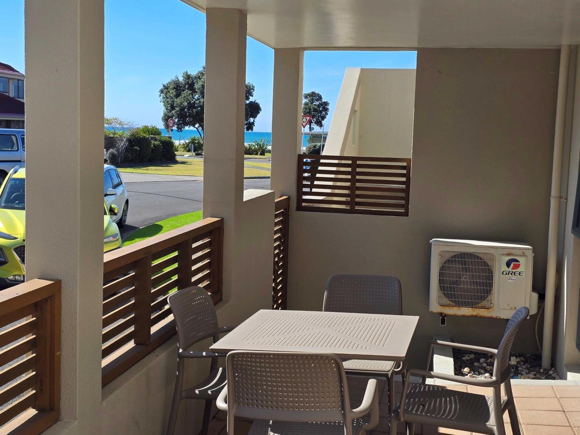 Beachpoint Apartments Ohope Buitenkant foto