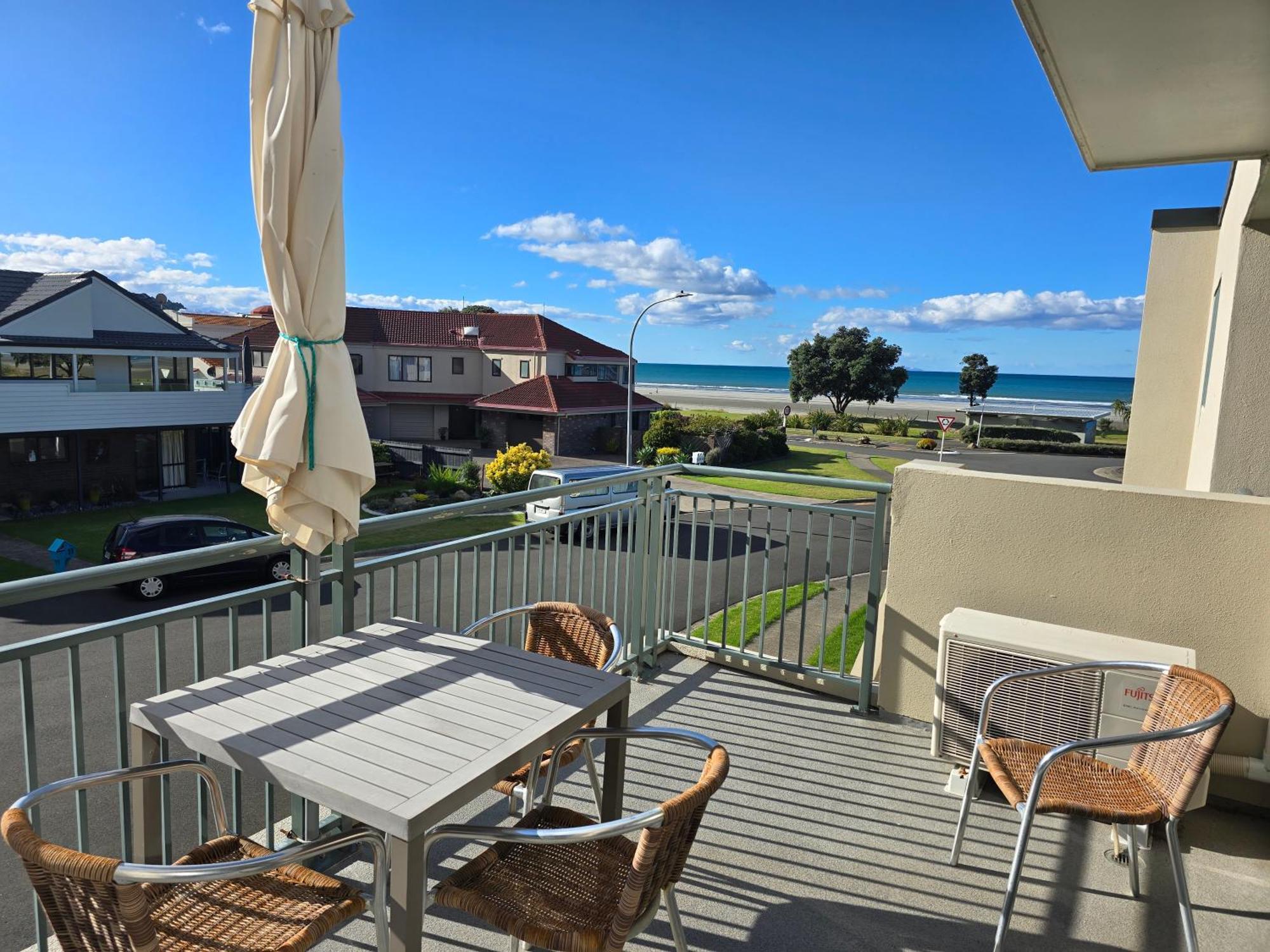 Beachpoint Apartments Ohope Buitenkant foto