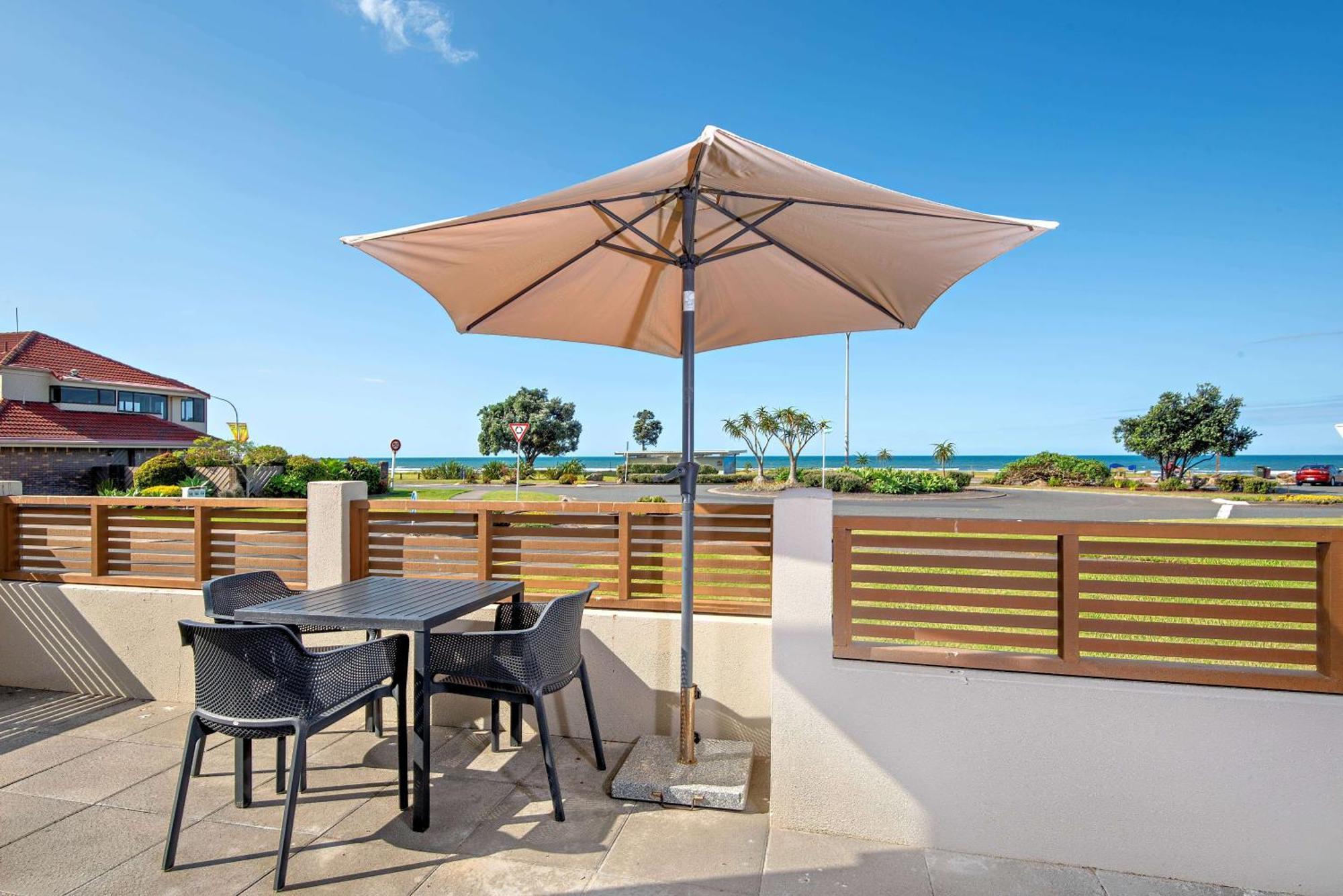 Beachpoint Apartments Ohope Buitenkant foto